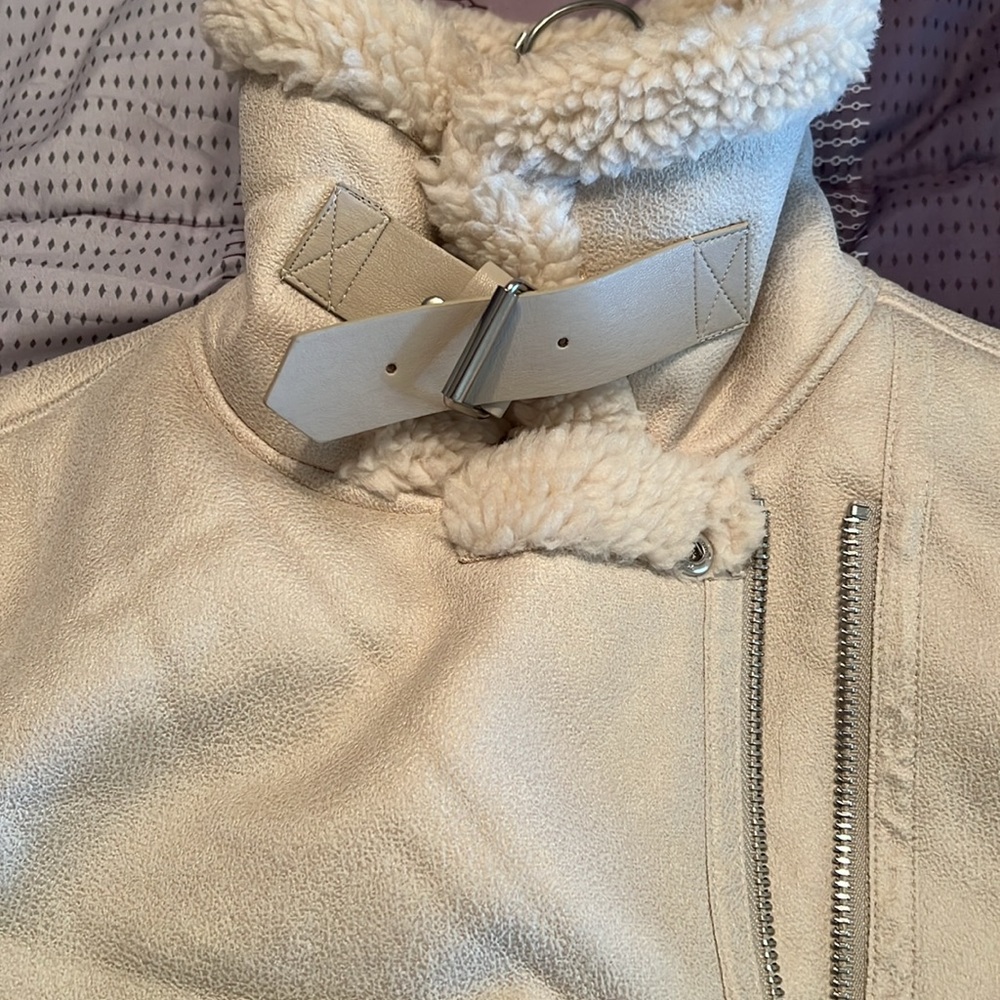 Sebby cream color faux suede Sherpa jacket. Women’s size Large. New with tags - Picture 10 of 10
